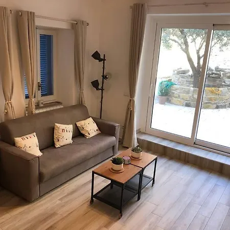 Villa 'piccolo Paradiso' *